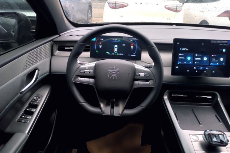 Used BYD Qin PLUS 2025 DM-i Smart Drive 55KM Leading Model Steering Wheel