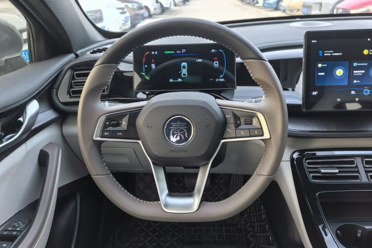 Used BYD Qin PLUS 2025 DM-i Smart Drive 55KM Leading Model Steering Wheel
