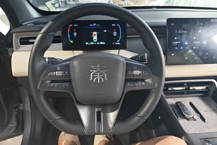 Used BYD Qin PLUS 2025 DM-i Smart Drive 55KM Leading Model Steering Wheel