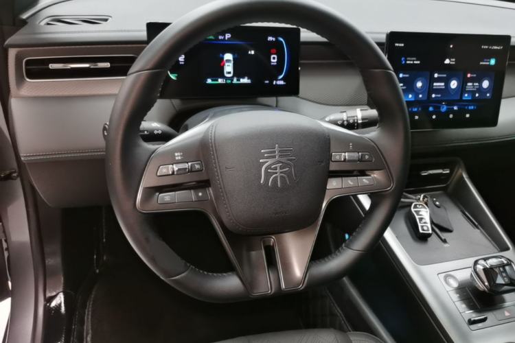 Used BYD Qin PLUS 2025 DM-i Smart Drive 55KM Leading Model Steering Wheel