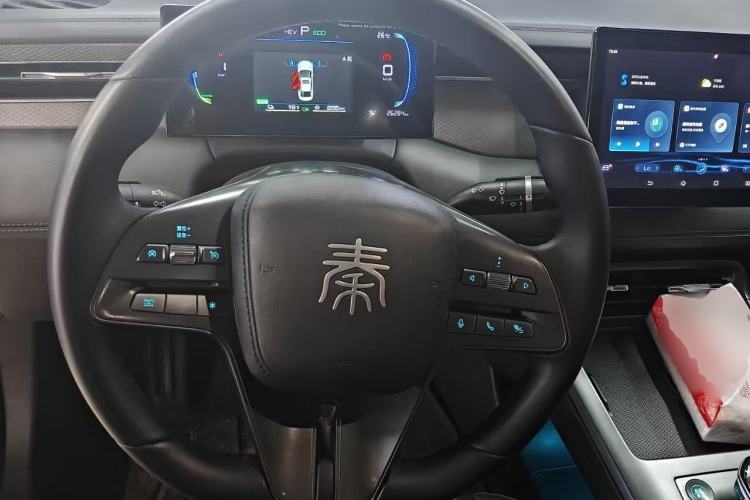Used BYD Qin PLUS 2025 DM-i Smart Drive 55KM Leading Model Steering Wheel