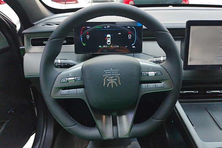 Used BYD Qin PLUS 2025 DM-i Smart Drive 55KM Leading Model Steering Wheel
