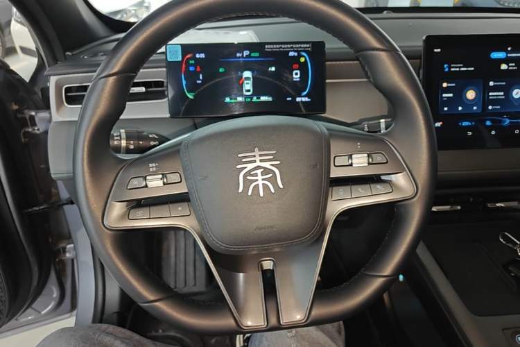 Used BYD Qin PLUS 2025 DM-i Smart Drive 55KM Leading Model Steering Wheel