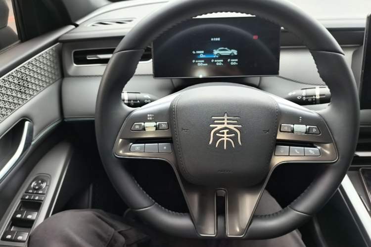 Used BYD Qin PLUS 2025 DM-i Smart Drive 55KM Leading Model Steering Wheel