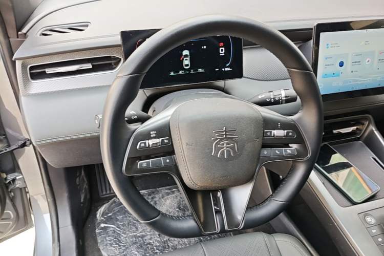 Used BYD Qin PLUS 2025 DM-i Smart Drive 55KM Leading Model Steering Wheel
