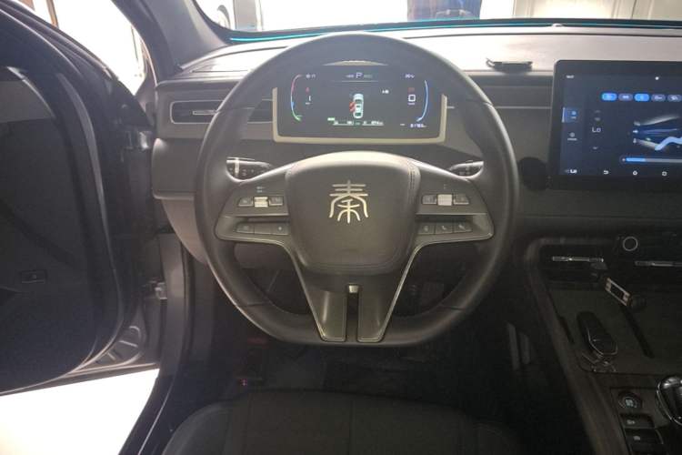 Used BYD Qin PLUS 2025 DM-i Smart Drive 55KM Leading Model Steering Wheel