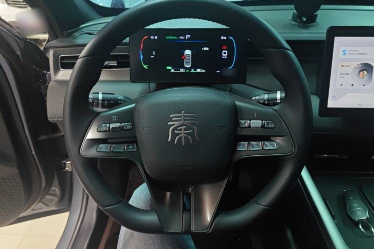 Used BYD Qin PLUS 2025 DM-i Smart Drive 55KM Leading Model Steering Wheel