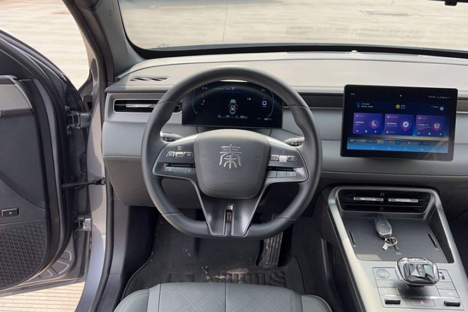 Used BYD Qin PLUS 2025 DM-i Smart Drive 55KM Leading Model Steering Wheel