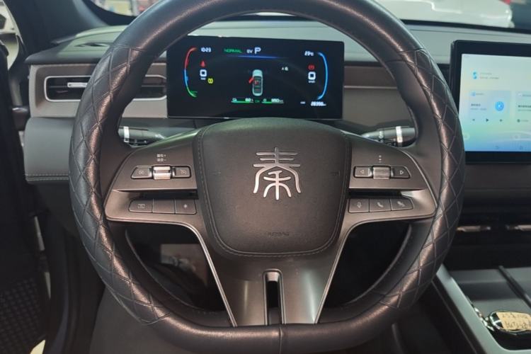 Used BYD Qin PLUS 2025 DM-i Smart Drive 55KM Leading Model Steering Wheel