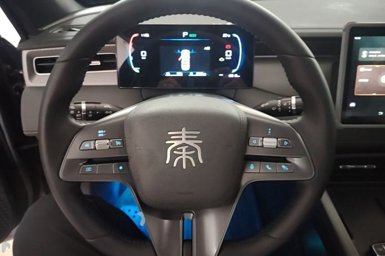 Used BYD Qin PLUS 2025 DM-i Smart Drive 55KM Leading Model Steering Wheel