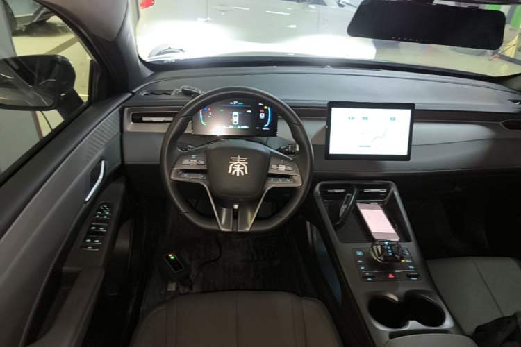 Used BYD Qin PLUS 2025 DM-i Smart Drive 55KM Leading Model Steering Wheel