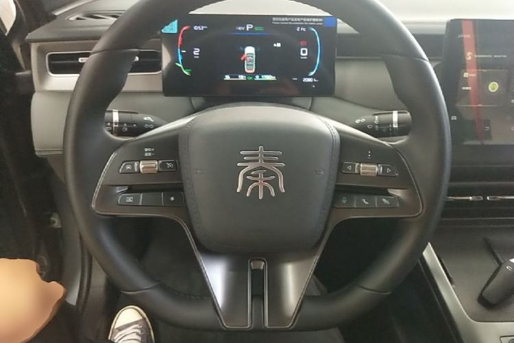 Used BYD Qin PLUS 2025 DM-i Smart Drive 55KM Leading Model Steering Wheel