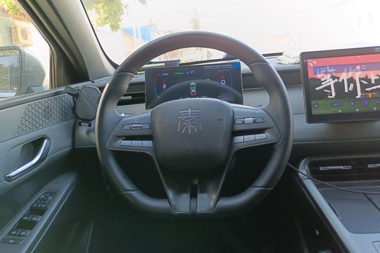 Used BYD Qin PLUS 2025 DM-i Smart Drive 55KM Leading Model Steering Wheel
