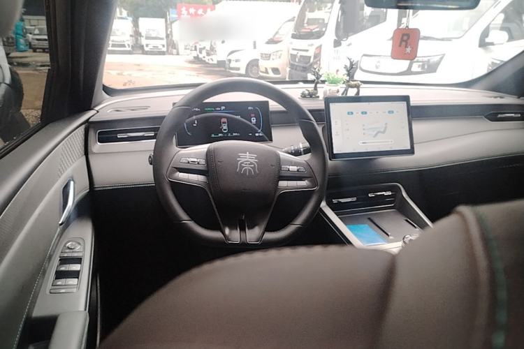 Used BYD Qin PLUS 2025 DM-i Smart Drive 55KM Leading Model Steering Wheel
