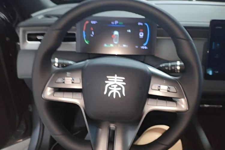 Used BYD Qin PLUS 2025 DM-i Smart Drive 55KM Leading Model Steering Wheel