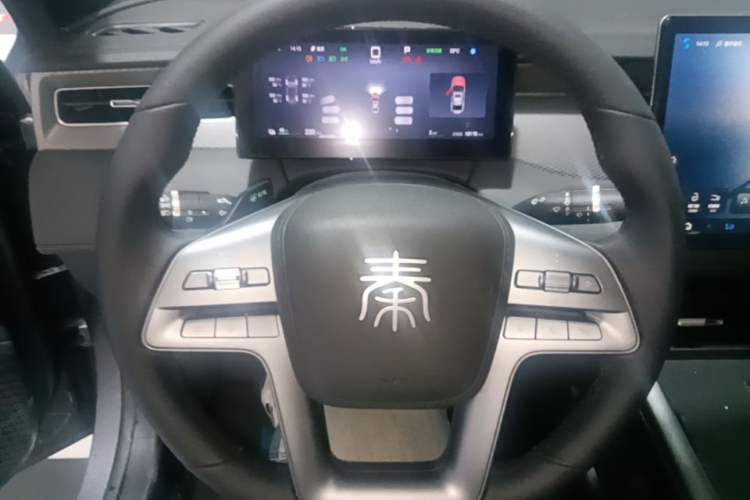 Used BYD Qin PLUS 2025 EV Smart Drive Edition 510KM Leading Model Steering Wheel