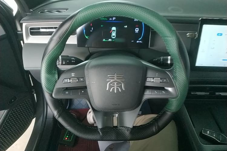 Used BYD Qin PLUS 2025 DM-i Smart Drive 55KM Leading Model Steering Wheel