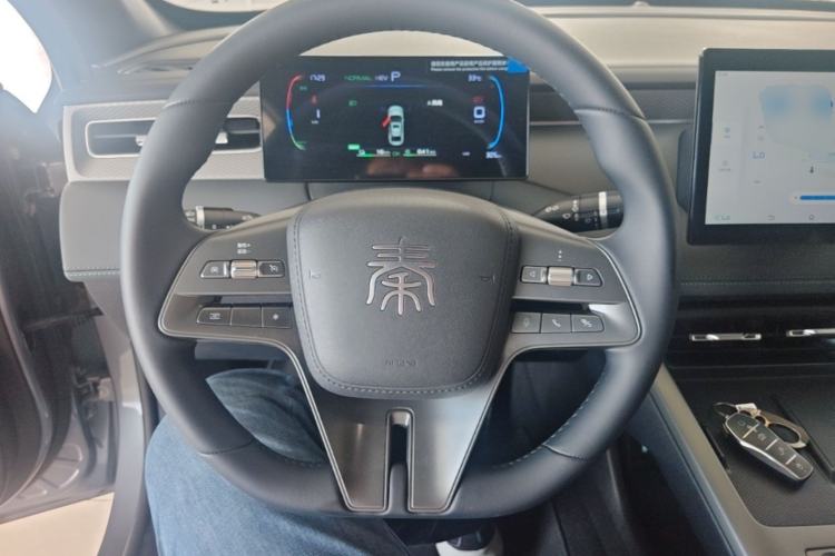 Used BYD Qin PLUS 2025 DM-i Smart Drive 55KM Leading Model Steering Wheel