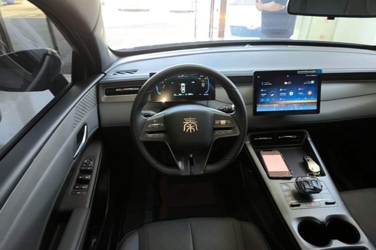 Used BYD Qin PLUS 2025 DM-i Smart Drive 55KM Leading Model Steering Wheel