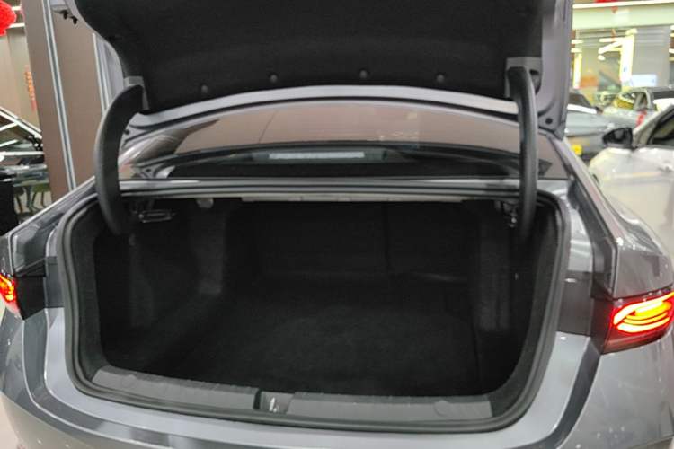 Used BYD Qin PLUS 2025 EV Smart Drive Edition 510KM Leading Model Trunk