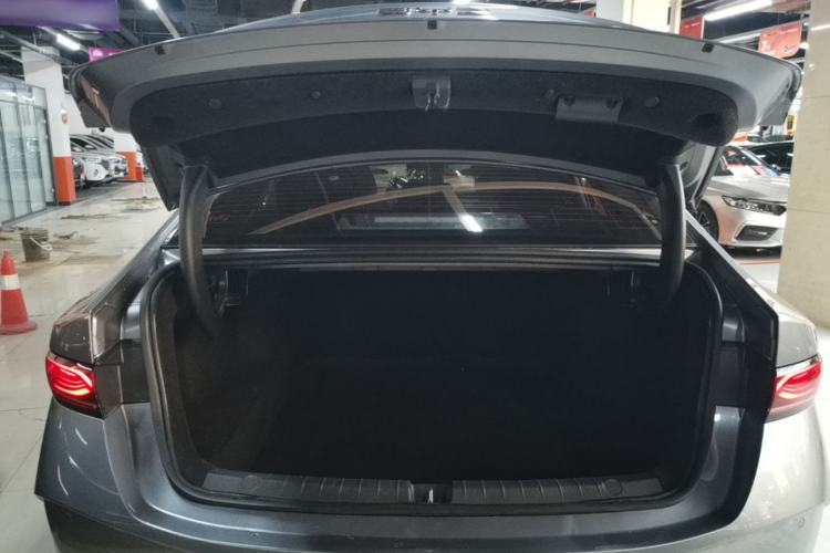 Used BYD Qin PLUS 2025 DM-i Smart Drive 55KM Leading Model Trunk