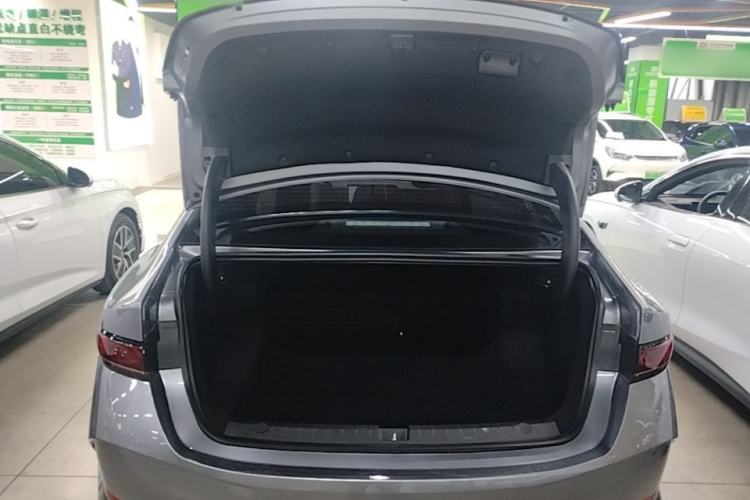 Used BYD Qin PLUS 2025 DM-i Smart Drive 55KM Leading Model Trunk