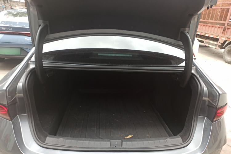 Used BYD Qin PLUS 2025 DM-i Smart Drive 55KM Leading Model Trunk