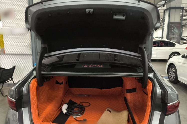 Used BYD Qin PLUS 2025 DM-i Smart Drive 55KM Leading Model Trunk