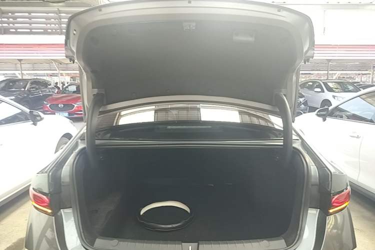 Used BYD Qin PLUS 2025 DM-i Smart Drive 55KM Leading Model Trunk
