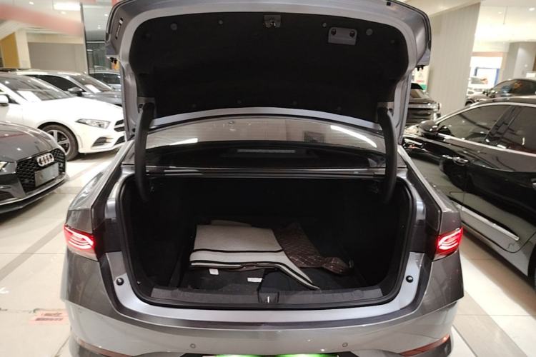 Used BYD Qin PLUS 2025 DM-i Smart Drive 55KM Leading Model Trunk