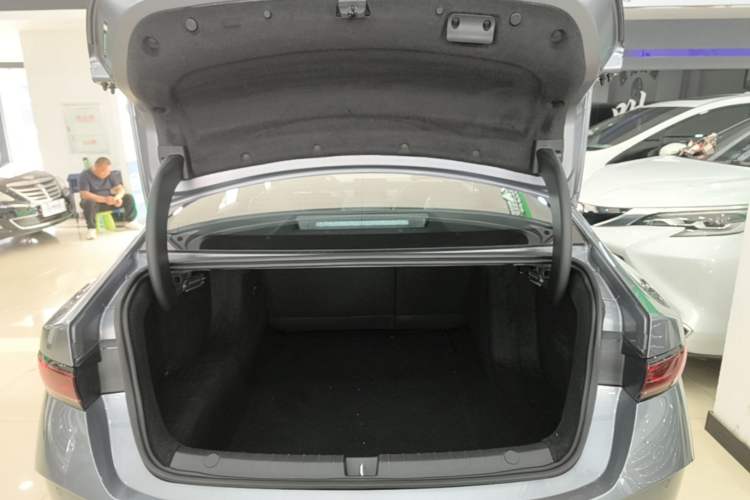 Used BYD Qin PLUS 2025 DM-i Smart Drive 55KM Leading Model Trunk