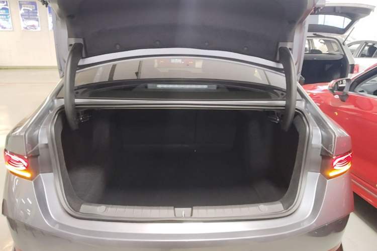 Used BYD Qin PLUS 2025 DM-i Smart Drive 55KM Leading Model Trunk