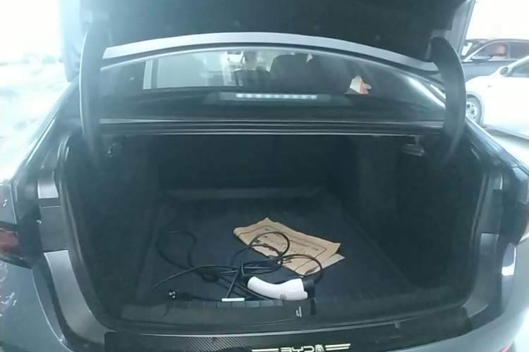 Used BYD Qin PLUS 2025 DM-i Smart Drive 55KM Leading Model Trunk