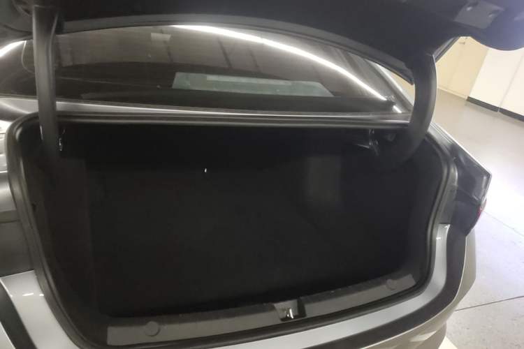 Used BYD Qin PLUS 2025 DM-i Smart Drive 55KM Leading Model Trunk