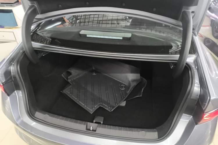 Used BYD Qin PLUS 2025 DM-i Smart Drive 55KM Leading Model Trunk
