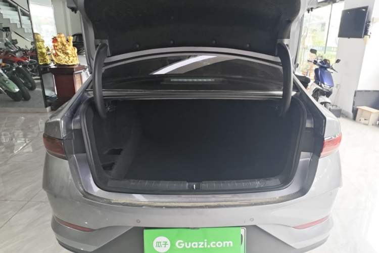 Used BYD Qin PLUS 2025 DM-i Smart Drive 55KM Leading Model Trunk