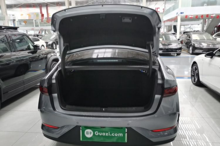 Used BYD Qin PLUS 2025 DM-i Smart Drive 55KM Leading Model Trunk