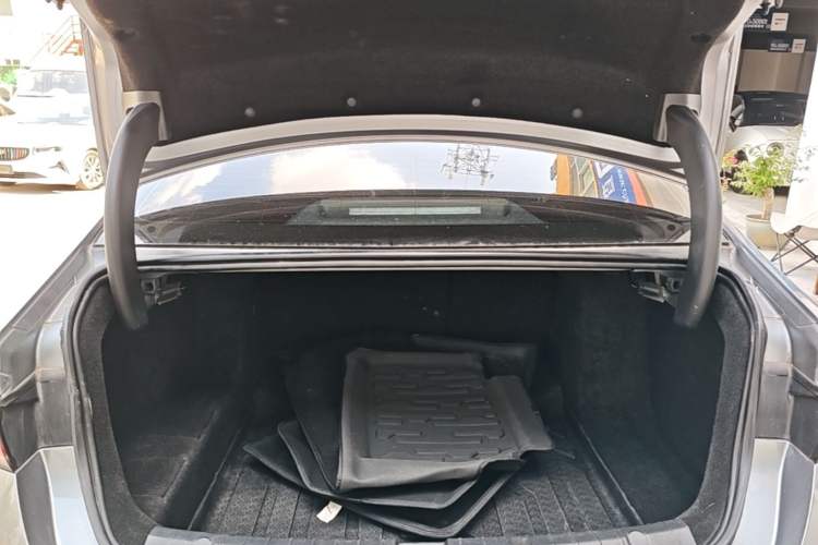 Used BYD Qin PLUS 2025 DM-i Smart Drive 55KM Leading Model Trunk