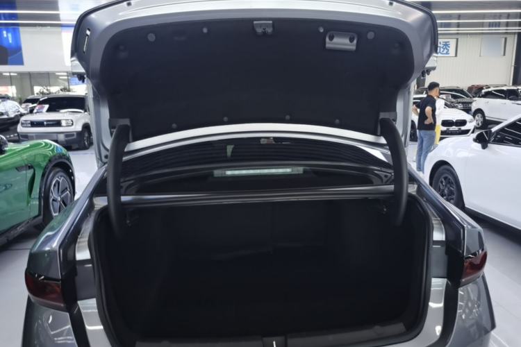 Used BYD Qin PLUS 2025 DM-i Smart Drive 55KM Leading Model Trunk