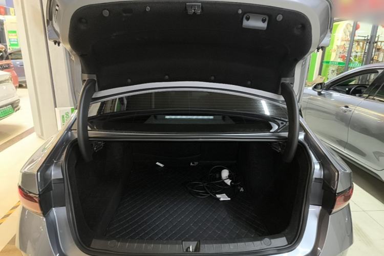 Used BYD Qin PLUS 2025 DM-i Smart Drive 55KM Leading Model Trunk