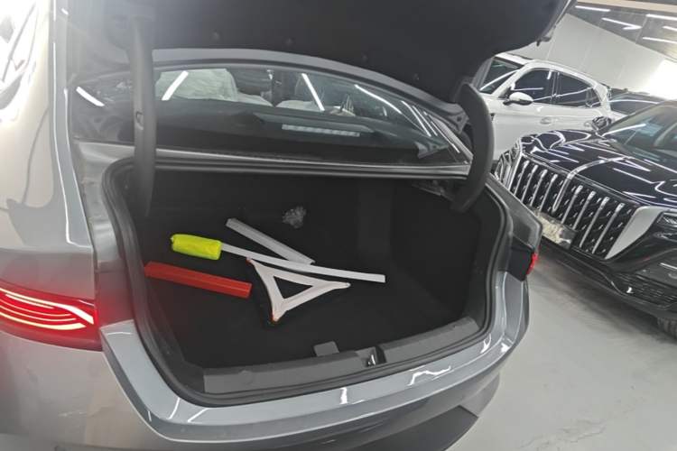Used BYD Qin PLUS 2025 DM-i Smart Drive 55KM Leading Model Trunk
