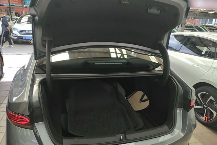 Used BYD Qin PLUS 2025 DM-i Smart Drive 55KM Leading Model Trunk