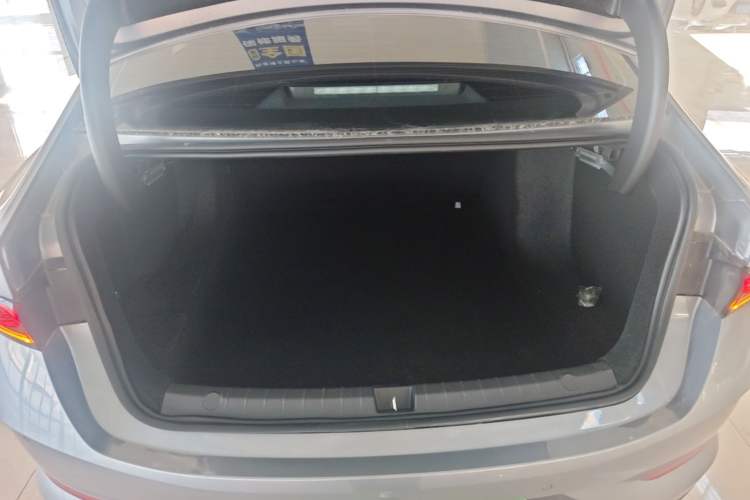 Used BYD Qin PLUS 2025 DM-i Smart Drive 55KM Leading Model Trunk