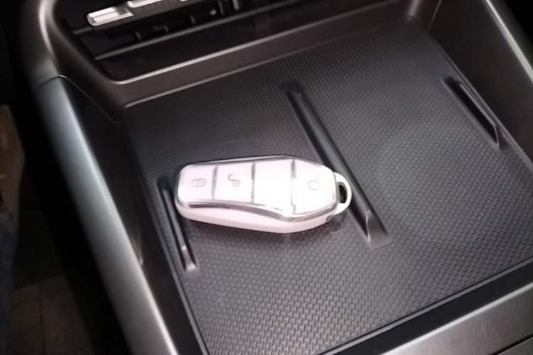 Used BYD Qin PLUS 2025 DM-i Smart Drive 55KM Leading Model Vehicle Key