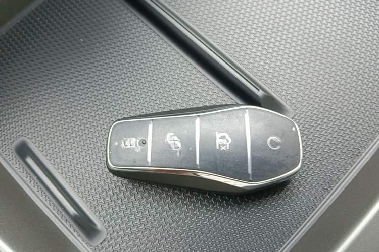 Used BYD Qin PLUS 2025 EV Smart Drive Edition 420KM Leading Model Vehicle Key