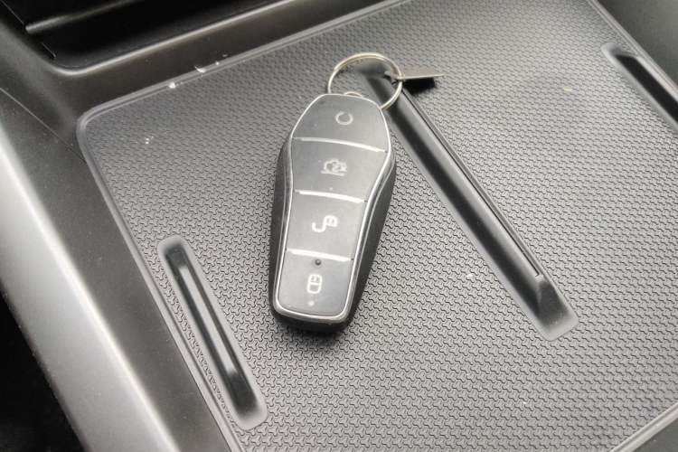 Used BYD Qin PLUS 2025 DM-i Smart Drive 55KM Leading Model Vehicle Key