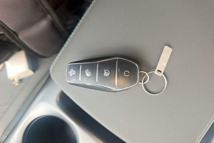 Used BYD Qin PLUS 2025 DM-i Smart Drive 120KM Superior Model Vehicle Key