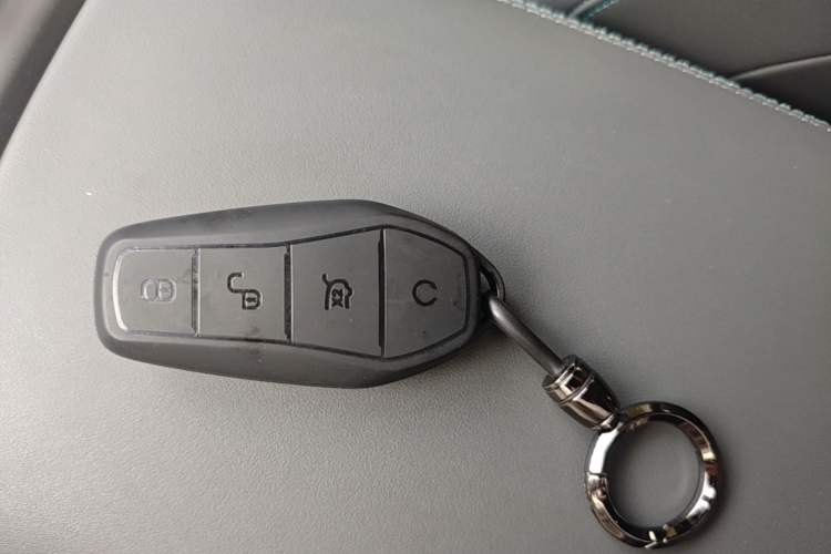Used BYD Qin PLUS 2025 DM-i Smart Drive 55KM Leading Model Vehicle Key