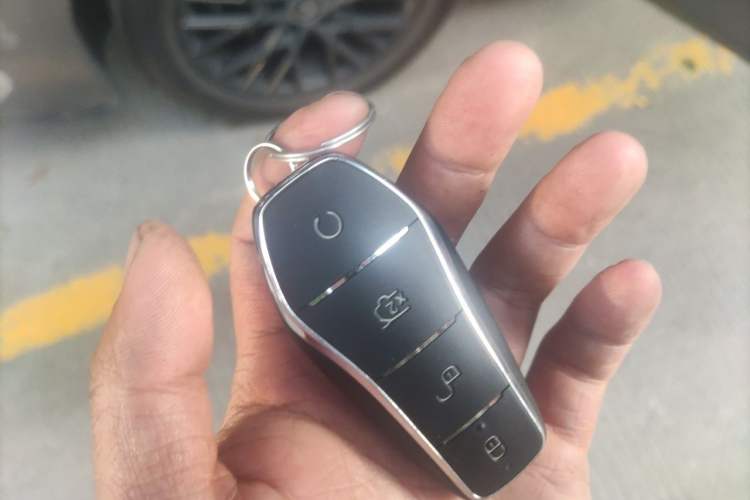 Used BYD Qin PLUS 2025 EV Smart Drive Edition 510KM Leading Model Vehicle Key