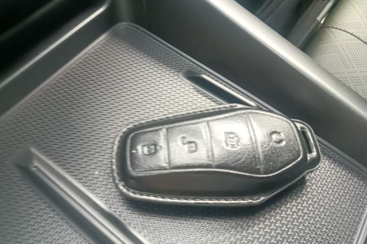Used BYD Qin PLUS 2025 DM-i Smart Drive 55KM Leading Model Vehicle Key